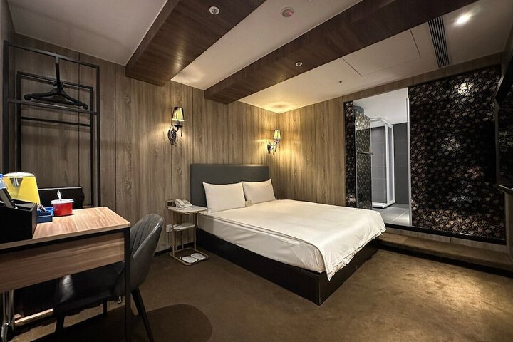 Room 5 of 36