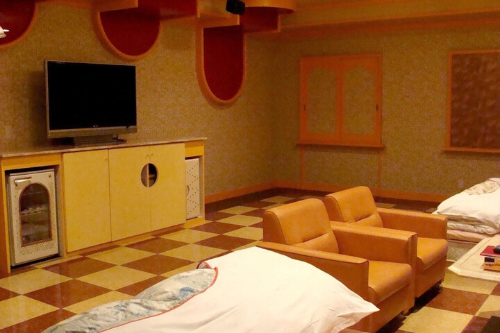 Room 16 of 31