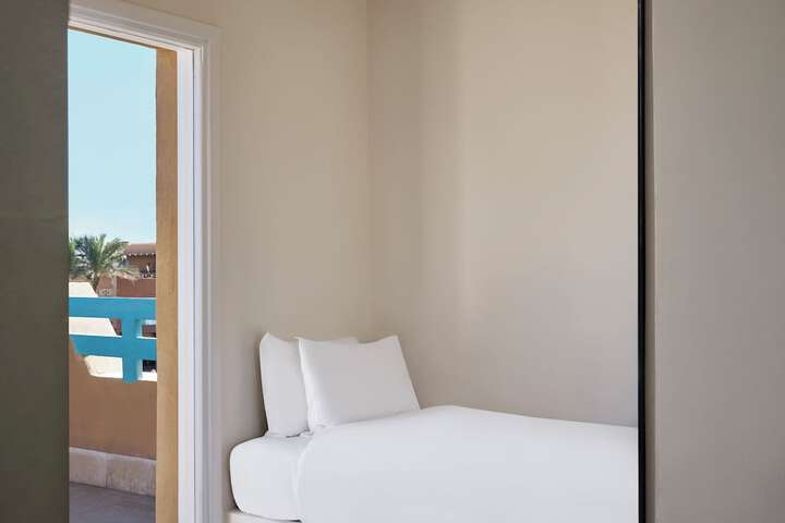 Room 15 of 60