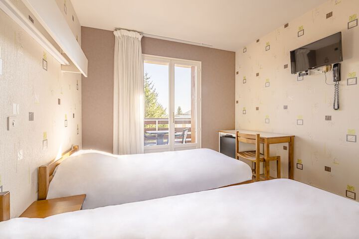 Room 2 of 31
