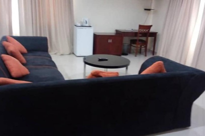 Room 8 of 33