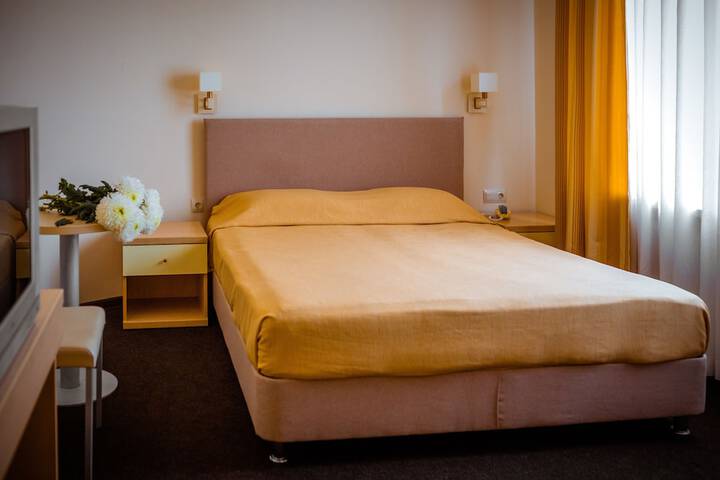 Room 27 of 71