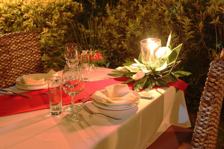 Dining 40 of 77