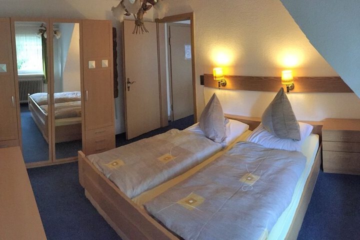 Room 5 of 50