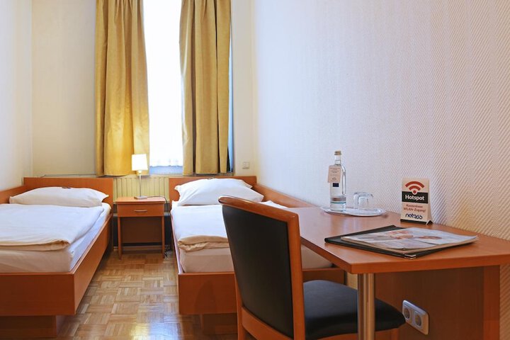 Room 29 of 53