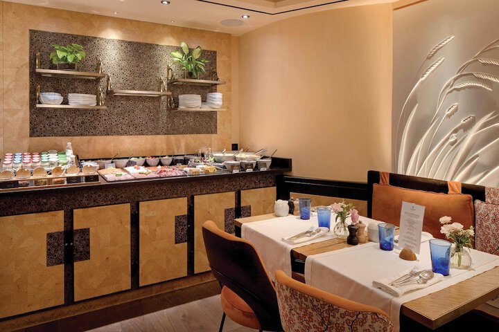 Dining 84 of 103