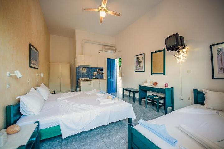 Room 12 of 63