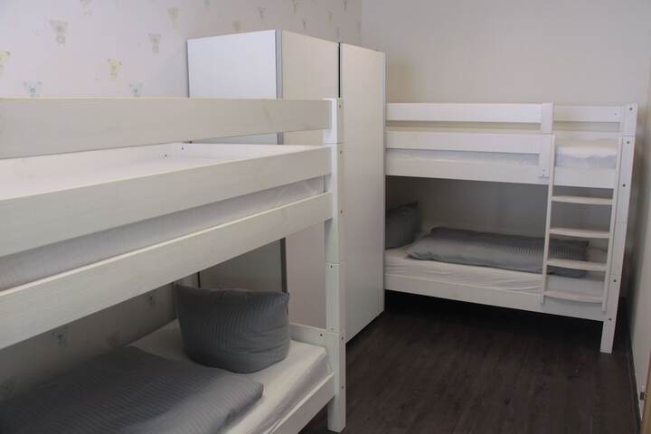 Room 25 of 68
