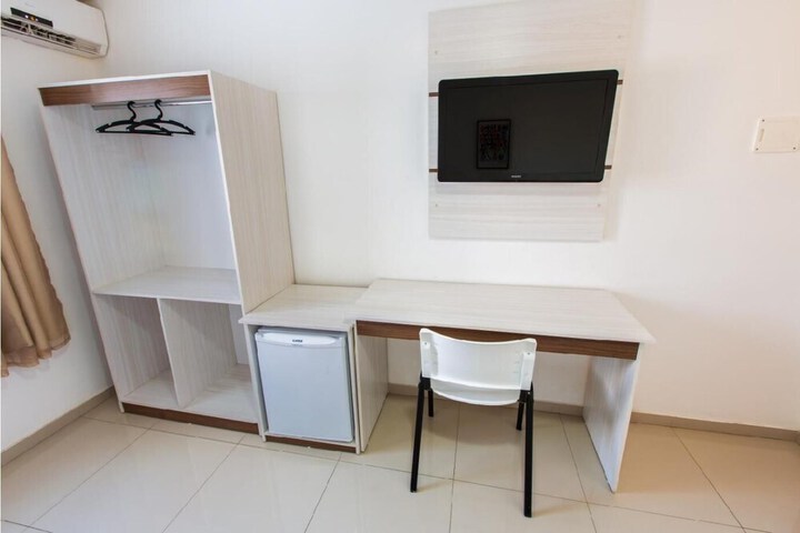 Room 7 of 24