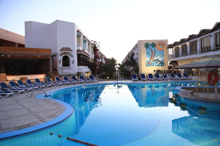Pool 73 of 162