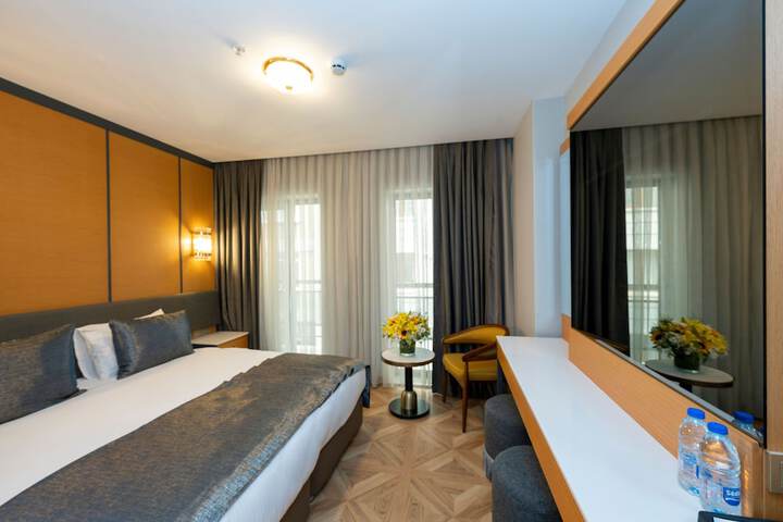 Room 35 of 144