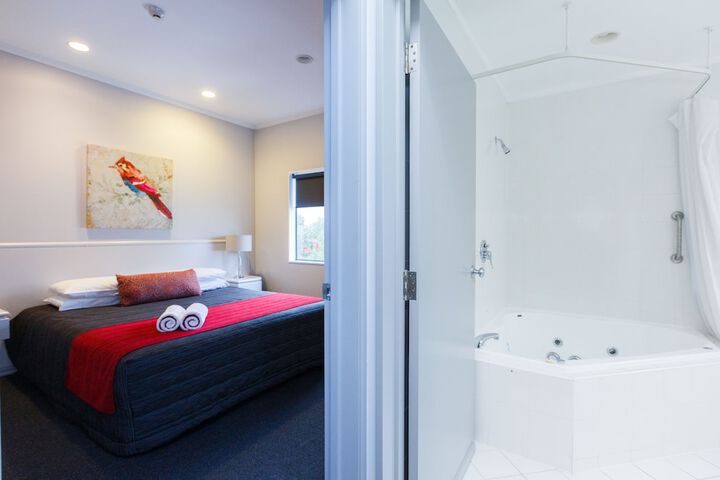 Room 17 of 115