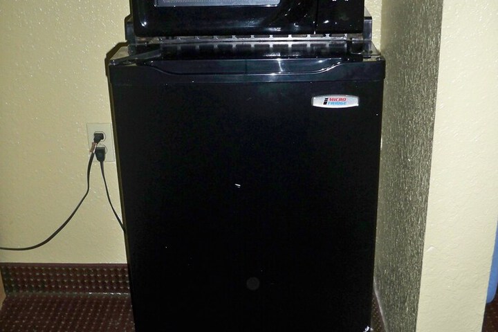 Mini-refrigerator