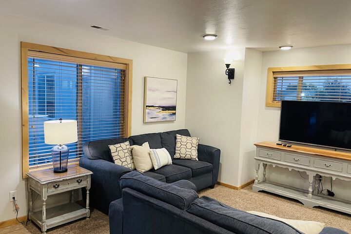 Lounge 274 of 426