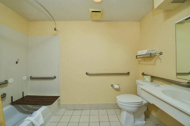 Basic Double Room (5 of 5)