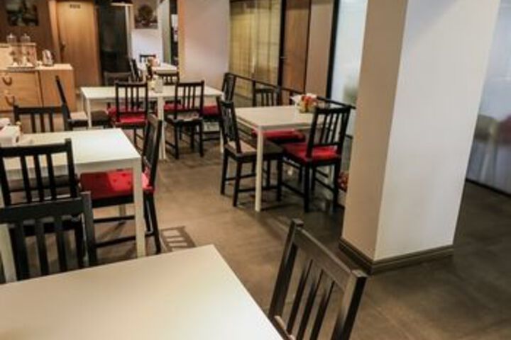 Dining 9 of 100