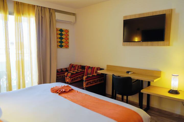 Room 9 of 70
