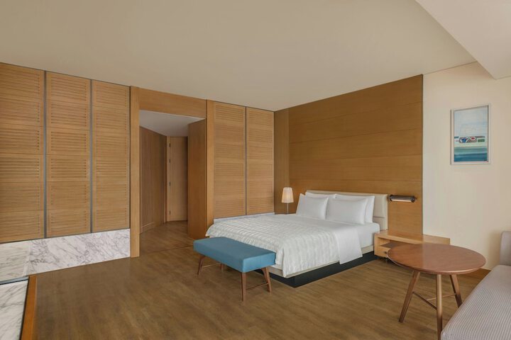 Room 16 of 82