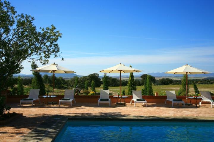 Hotel with Pool