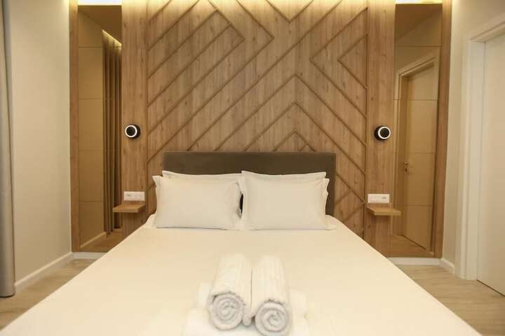 Room 83 of 109