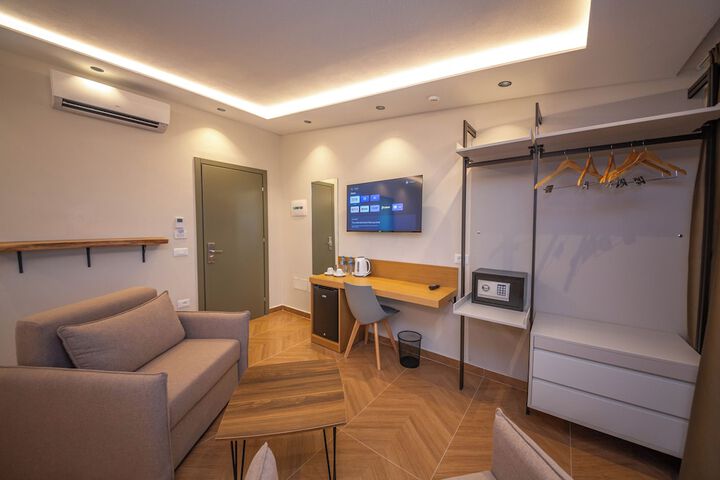 Room 10 of 95