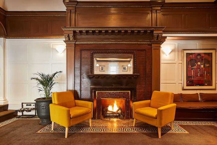 Alexander Inn in Philadelphia, PA