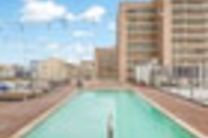 Pool 395 of 516