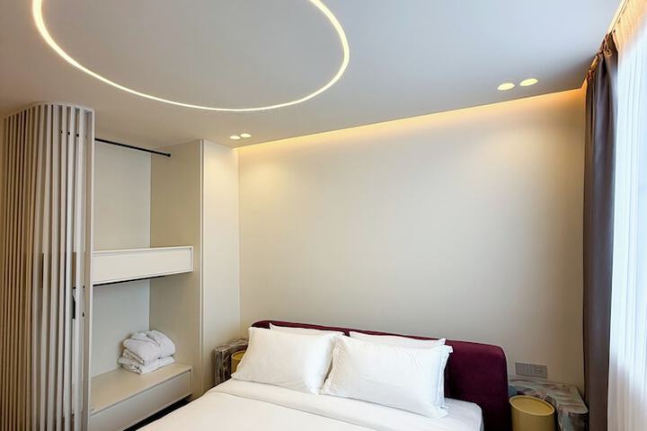 Room 26 of 104