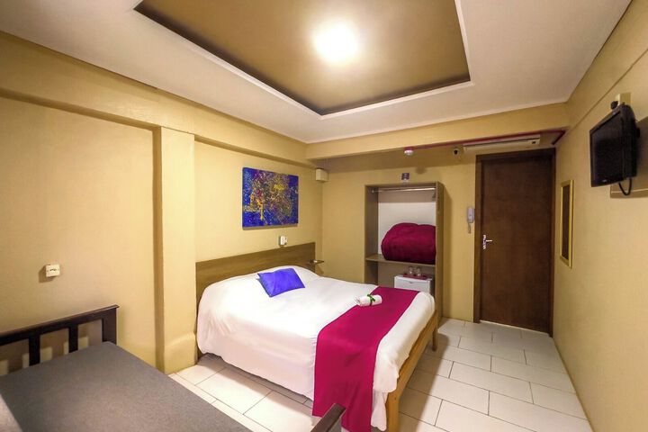Room 42 of 57