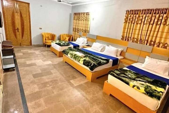 Room 8 of 11