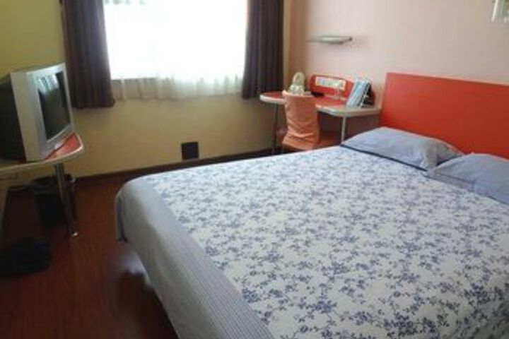 Room 5 of 28