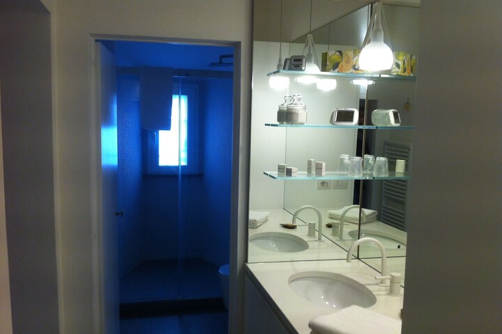 Room 44 of 91