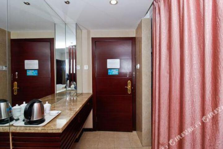 the Every Day Hotel