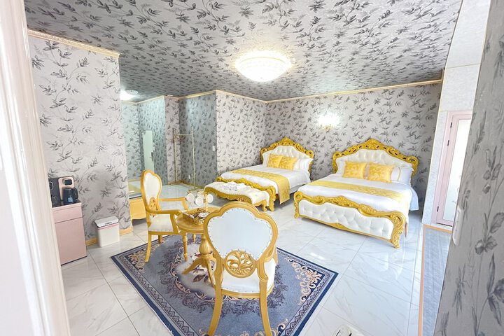 Room 57 of 185