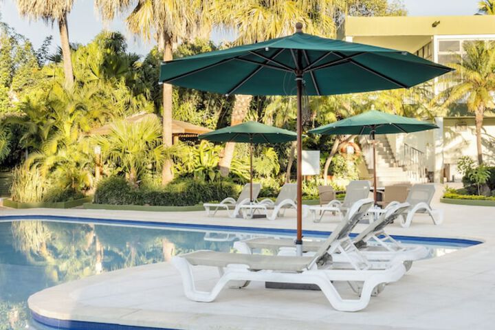 Pools & Facilities