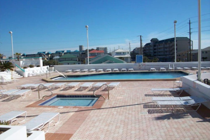 Pool 103 of 123