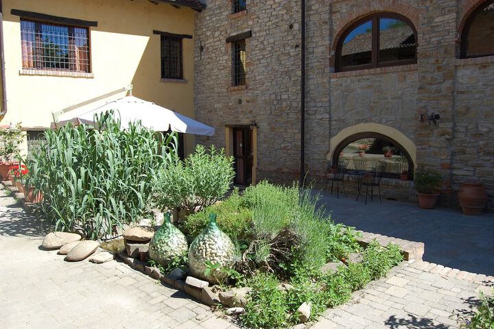 Hotel Exterior 55 of 62