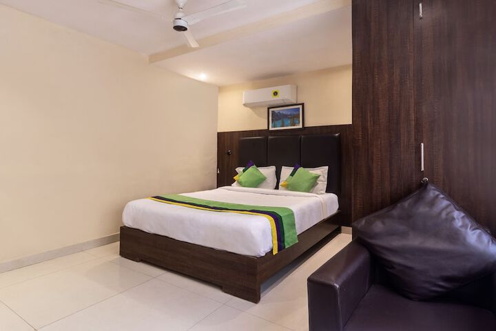 Room 8 of 36
