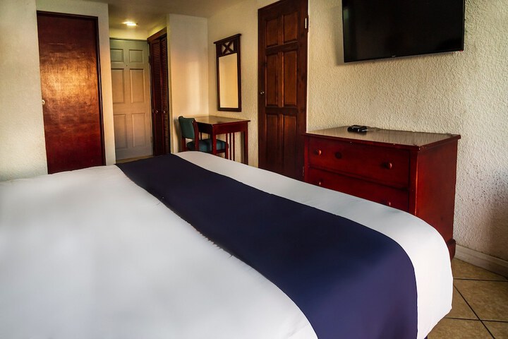 Room 25 of 61