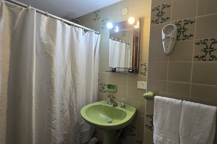 Room 50 of 92