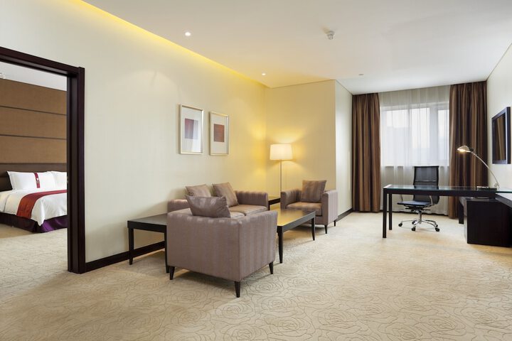 Room 4 of 65