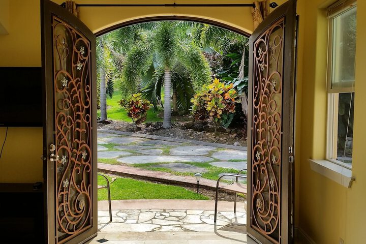 Room 4 of 33