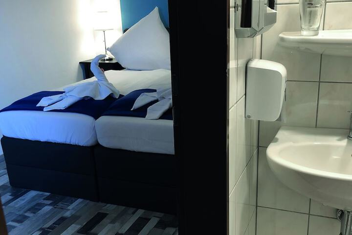 Room 18 of 36