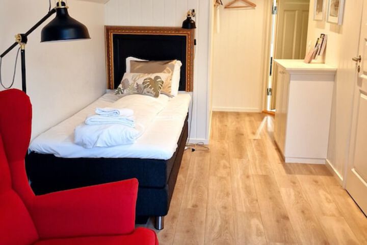 Room 27 of 53