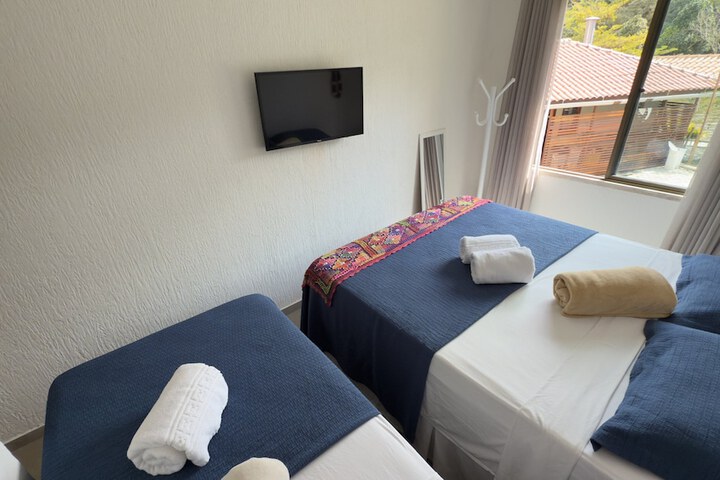 Room 3 of 89