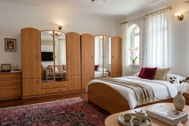 Room 43 of 122