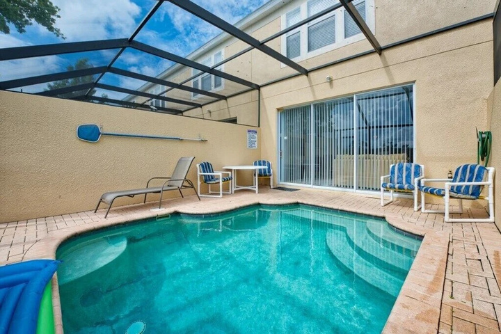 Pool 12 of 16