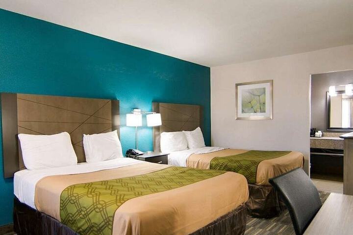 Double Room 2 Queen Beds (2 of 2)