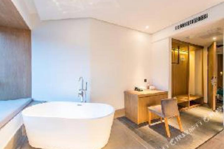 N- Hotel