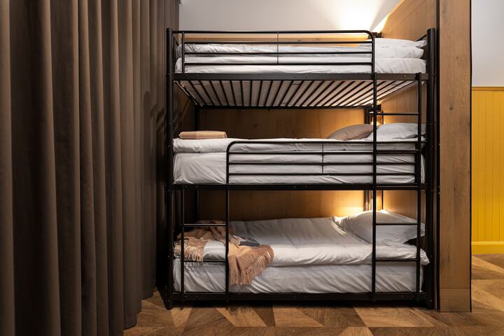 Room 35 of 68